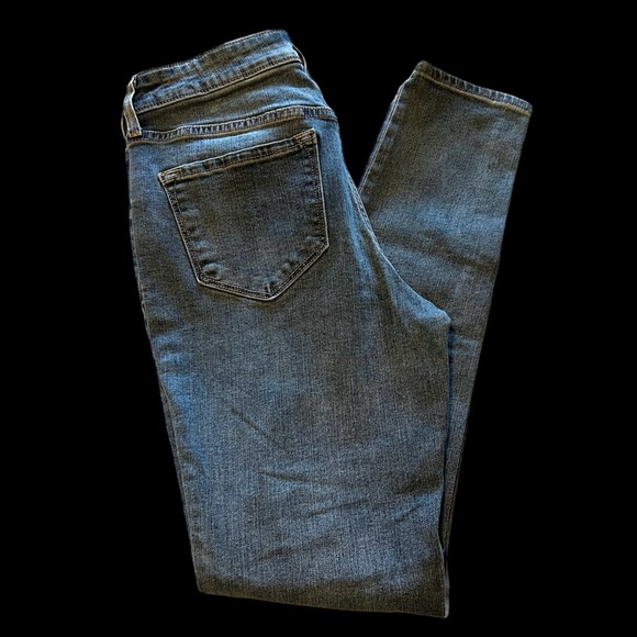 Old Navy Women's Rockstar Mid-Rise Reg Torn Distressed - Picture 4 of 5